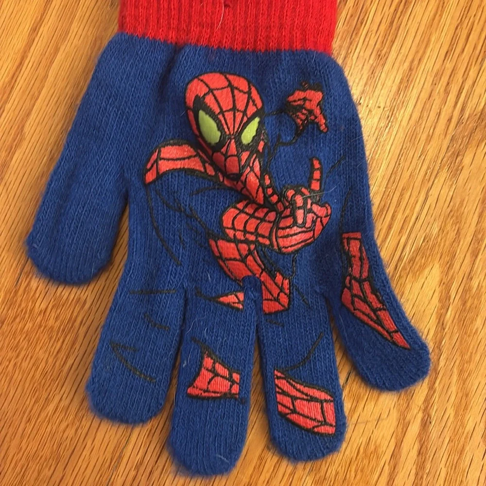 Red and Blue Spiderman Gloves (One Size)